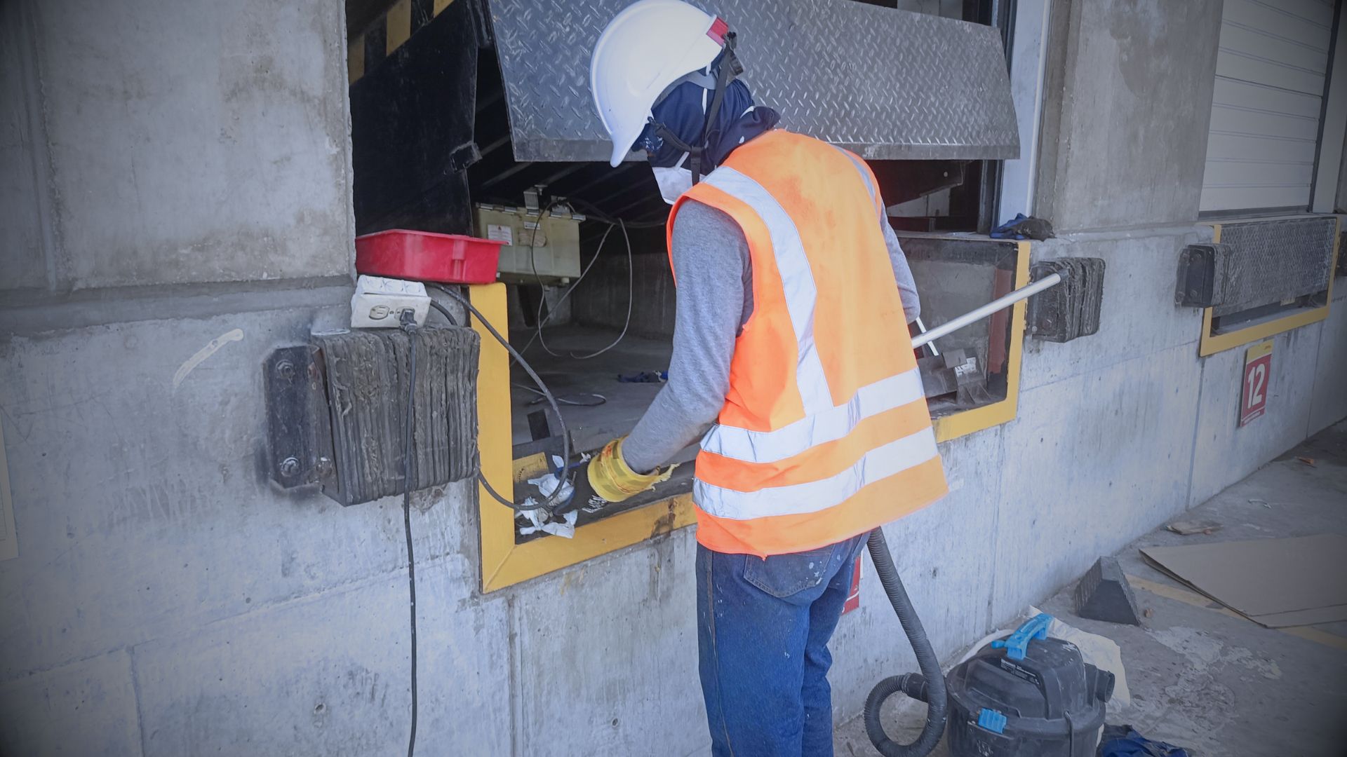 Mantenimiento preventivo en plataformas niveladoras para continuidad operativa