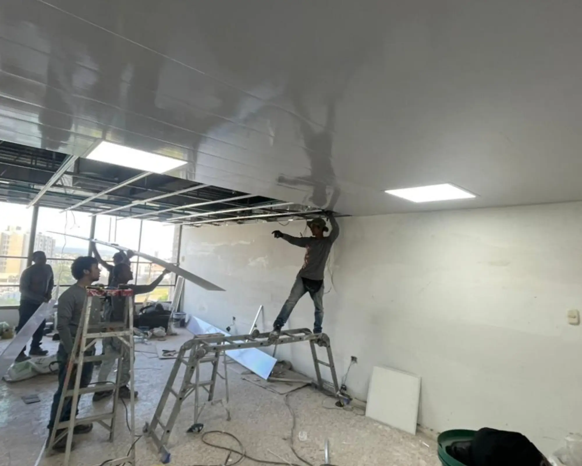 Tercer registro fotográfico del proyecto adecuación de aulas con acabados e instalaciones eléctricas y de datos